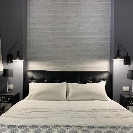 2B Fifteen Floor Suite Napoli Bagian luar foto