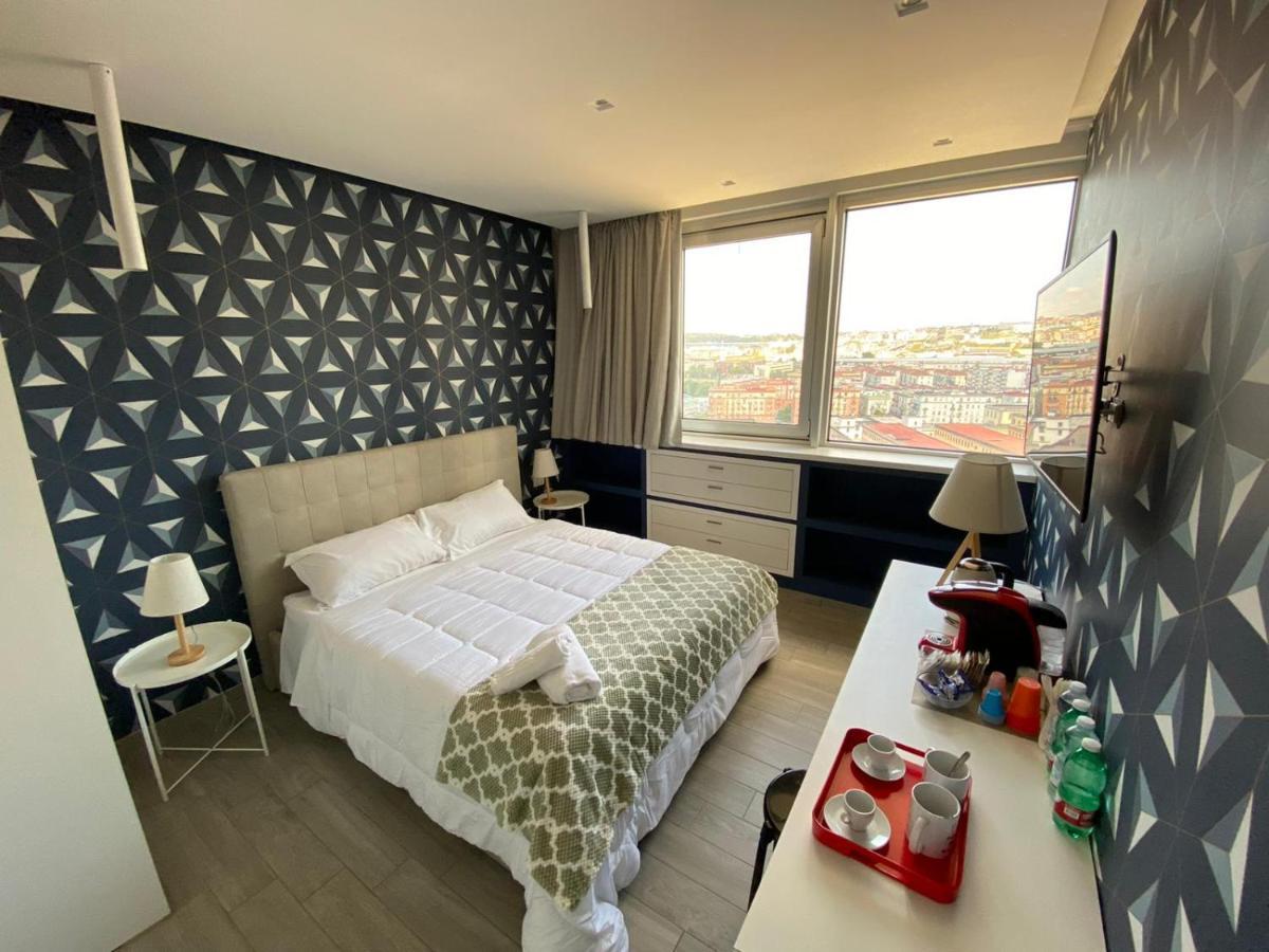 2B Fifteen Floor Suite Napoli Bagian luar foto
