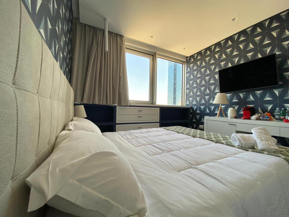 2B Fifteen Floor Suite Napoli Bagian luar foto