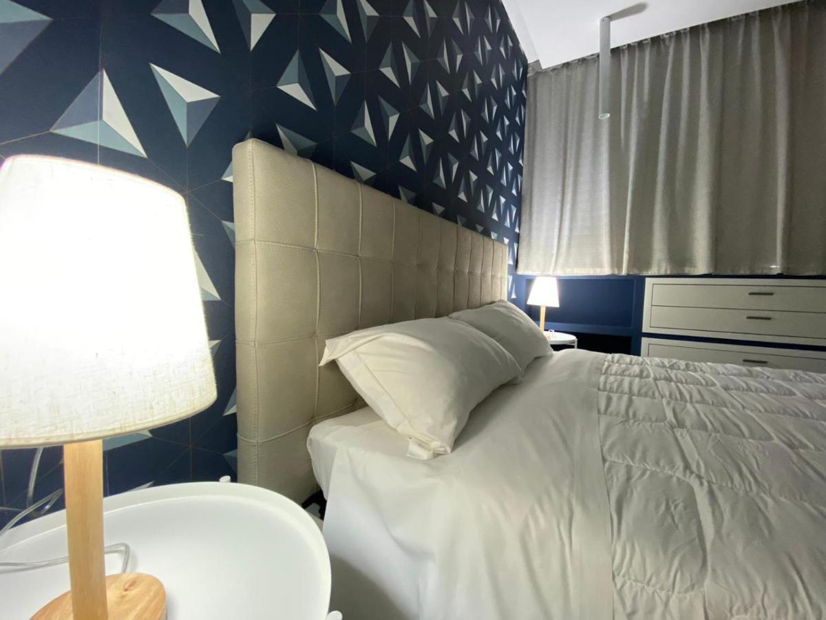 2B Fifteen Floor Suite Napoli Bagian luar foto