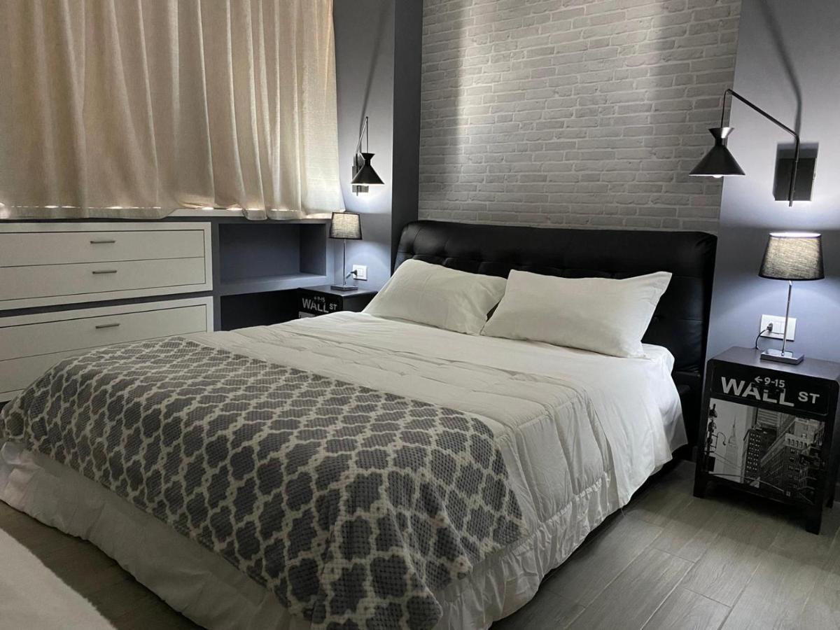 2B Fifteen Floor Suite Napoli Bagian luar foto