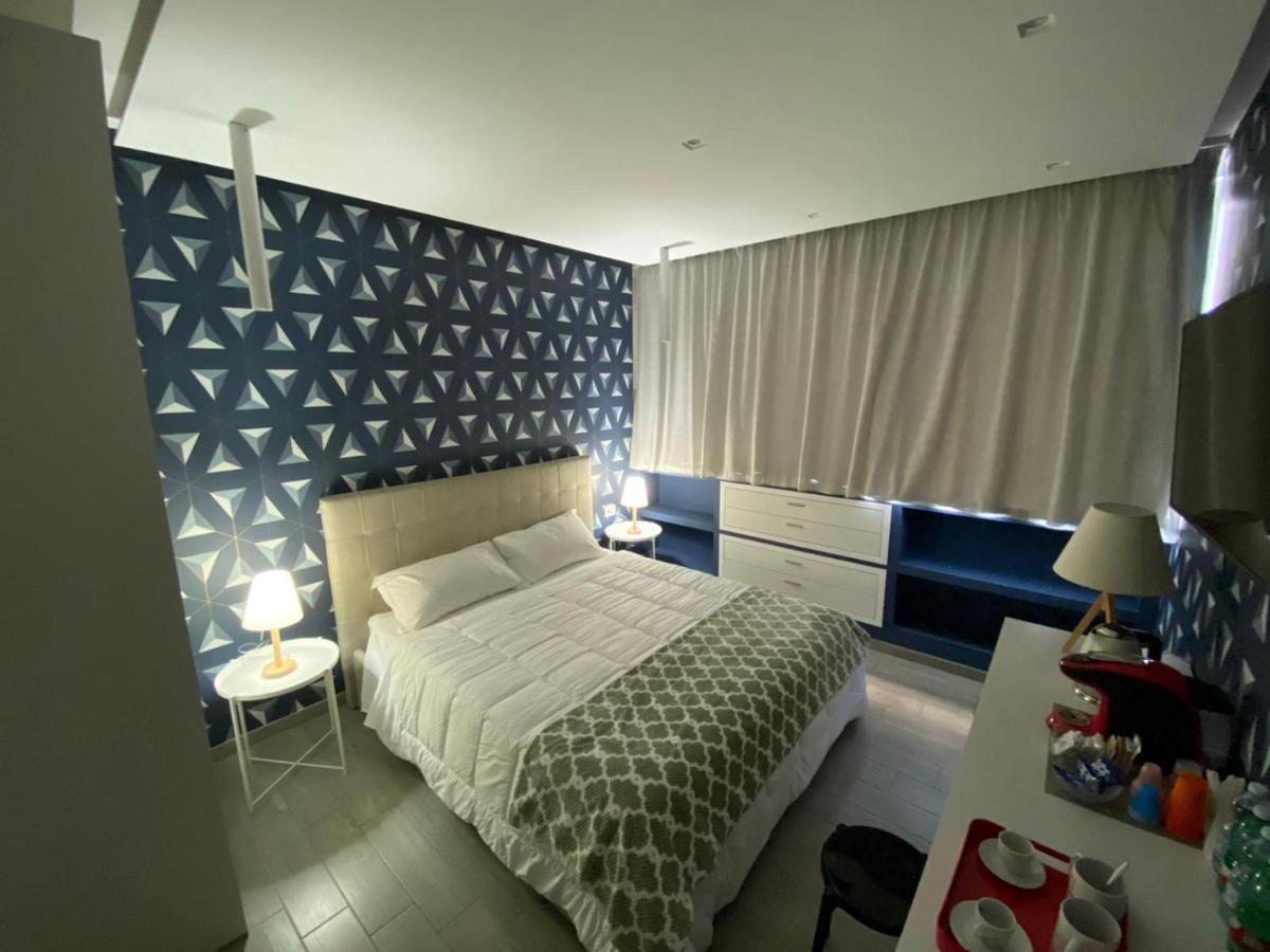 2B Fifteen Floor Suite Napoli Bagian luar foto
