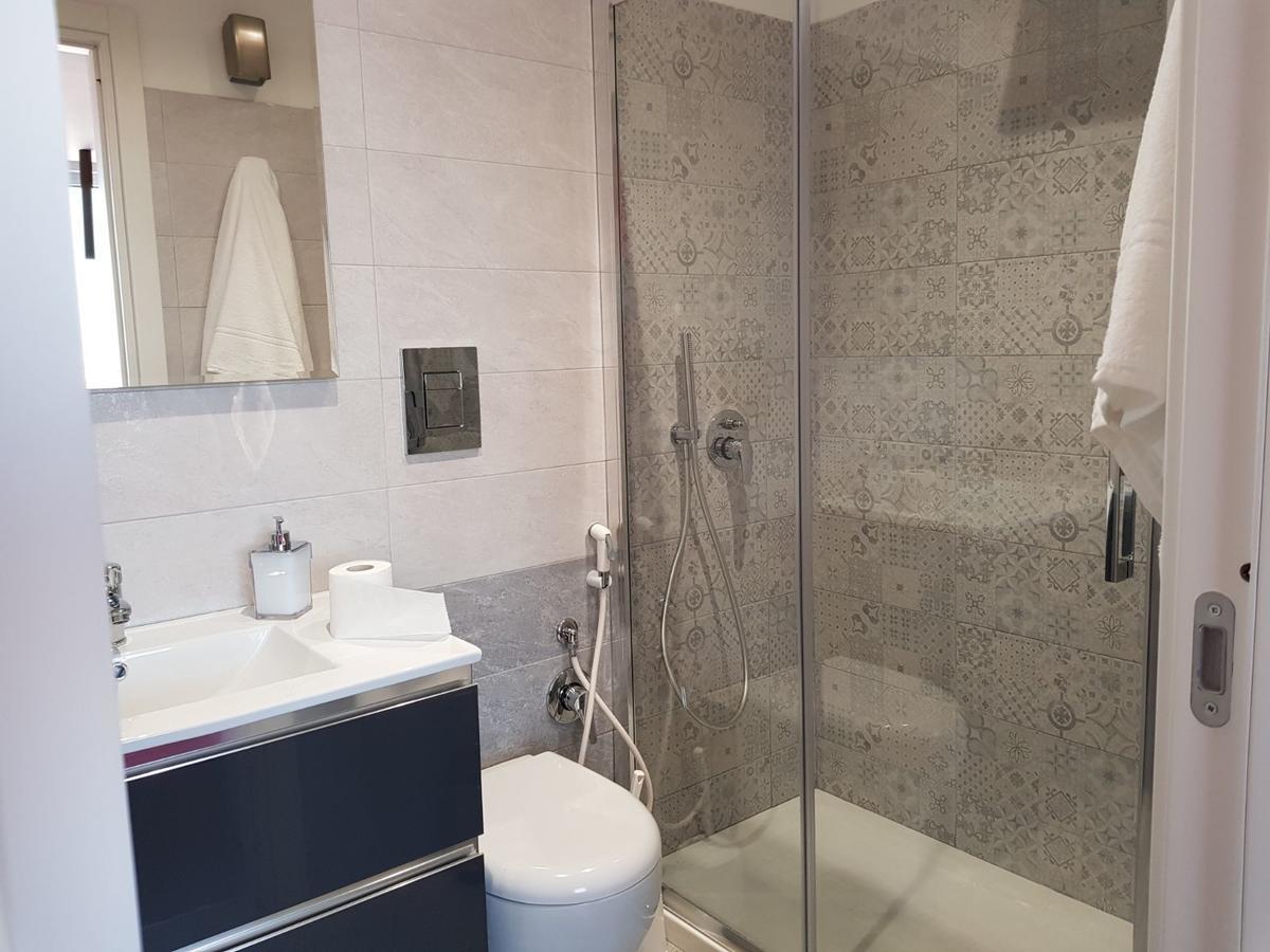 2B Fifteen Floor Suite Napoli Bagian luar foto