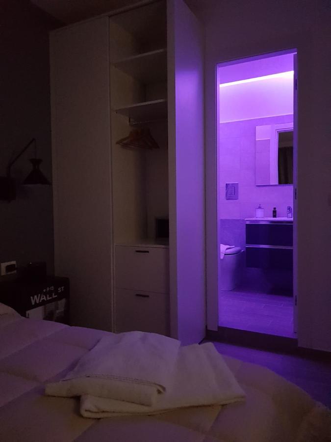 2B Fifteen Floor Suite Napoli Bagian luar foto