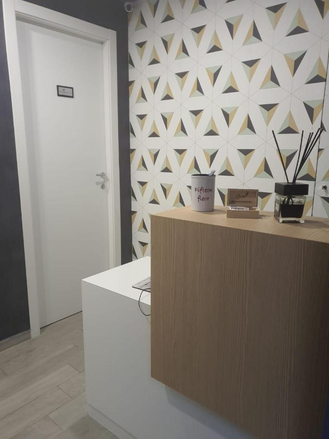 2B Fifteen Floor Suite Napoli Bagian luar foto