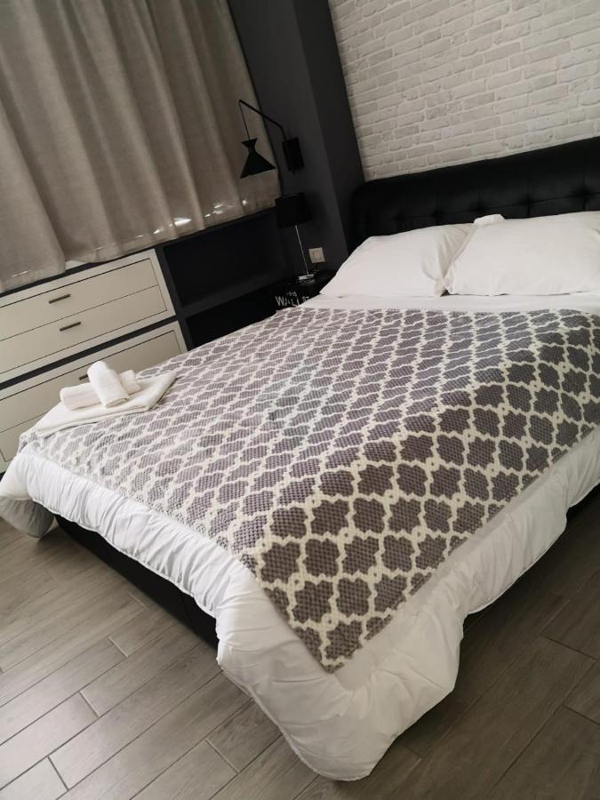 2B Fifteen Floor Suite Napoli Bagian luar foto